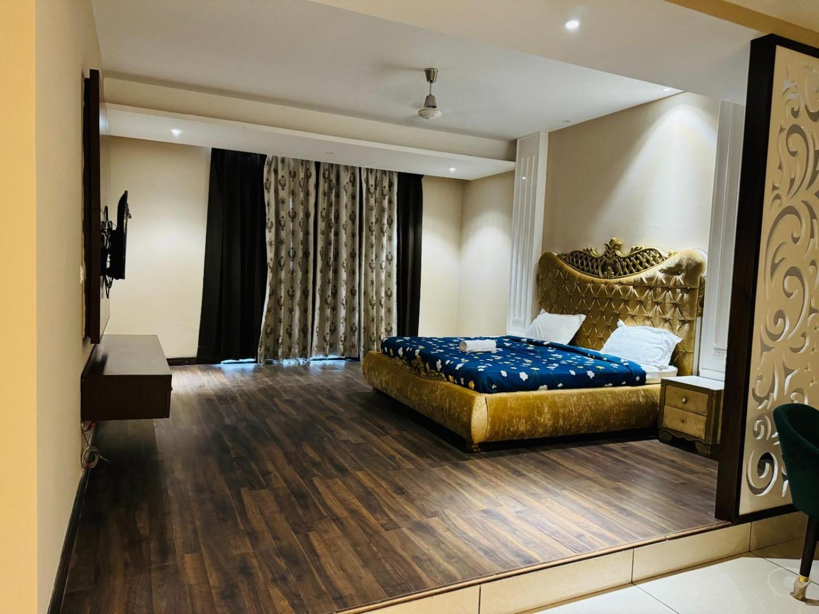 The Pearl Hotel Sirsa Bagian luar foto