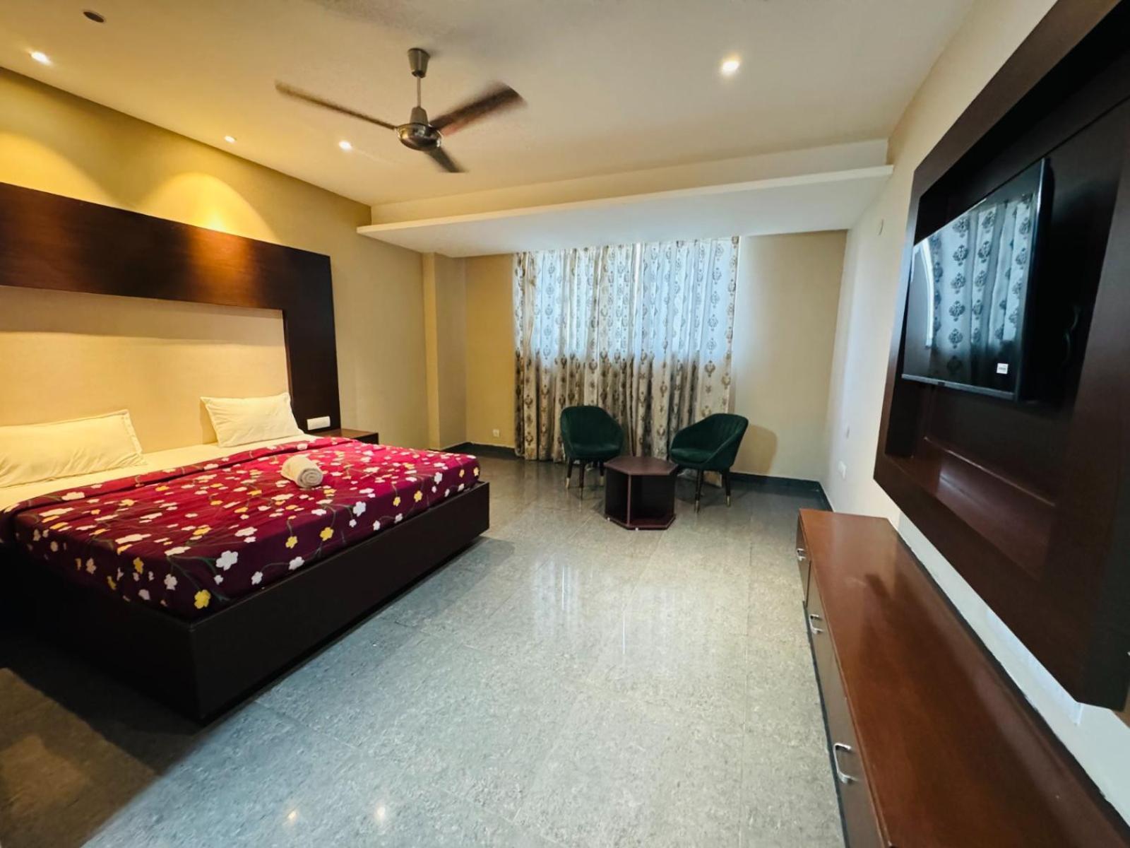 The Pearl Hotel Sirsa Bagian luar foto
